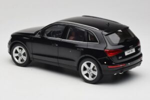 Audi Q5 8R Phantom Black Kyosho 1:18 09242BK Métal — image 7 sur 8