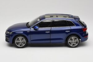 Audi Q5L FY Bleu Paudi Model 1:18 33729 Métal — image 4 sur 8