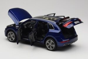 Audi Q5L FY Bleu Paudi Model 1:18 33729 Métal — image 5 sur 8