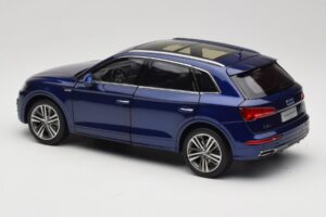 Audi Q5L FY Bleu Paudi Model 1:18 33729 Métal — image 7 sur 8