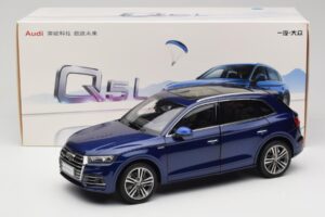 Audi Q5L FY Bleu Paudi Model 1:18 33729 Métal — image 8 sur 8