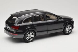 Audi Q7 4L Lava Grey Minichamps 1:18 5010507625 Métal — image 3 sur 8