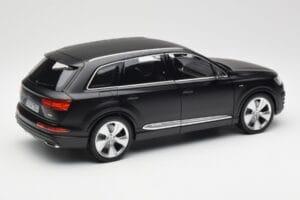 Audi Q7 4M Noir Mat Minichamps 1:18 110014001 Métal — image 3 sur 8