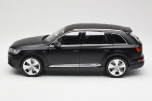 Audi Q7 4M Noir Mat Minichamps 1:18 110014001 Métal — image 4 sur 8