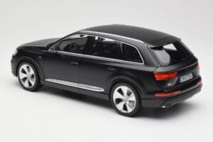 Audi Q7 4M Noir Mat Minichamps 1:18 110014001 Métal — image 7 sur 8