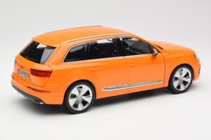 Audi Q7 4M Orange Métallisé Minichamps 1:18 110014004 Métal — image 3 sur 8