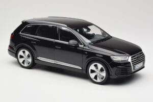 Audi Q7 4M Orca Black Minichamps 1:18 5011407625 Métal — image 6 sur 8