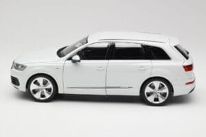 Audi Q7 4M Blanc Minichamps 1:18 110014000 Métal — image 4 sur 8