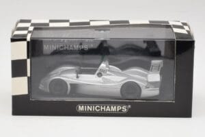Audi R10 Concept Ice Argent Metallic Minichamps 1:43 AUDI001 Métal — image 4 sur 4