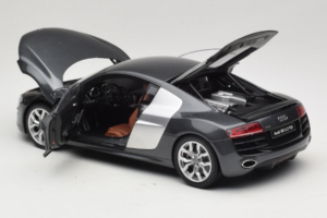 Audi R8 5.2 FSI Quattro Daytona Grey Kyosho 1:18 09216DG Métal — image 5 sur 7