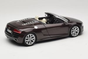 Audi R8 5.2 Spyder Teak Brown Kyosho 1:18 5010918525 Métal — image 3 sur 8