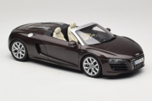 Audi R8 5.2 Spyder Teak Brown Kyosho 1:18 5010918525 Métal — image 6 sur 8