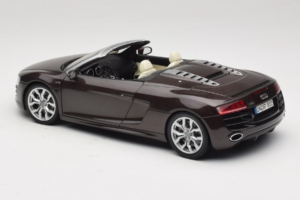 Audi R8 5.2 Spyder Teak Brown Kyosho 1:18 5010918525 Métal — image 7 sur 8