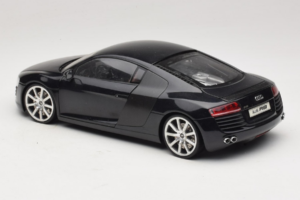 Audi R8 Noir Kyosho 1:18 09213BK Métal — image 7 sur 8