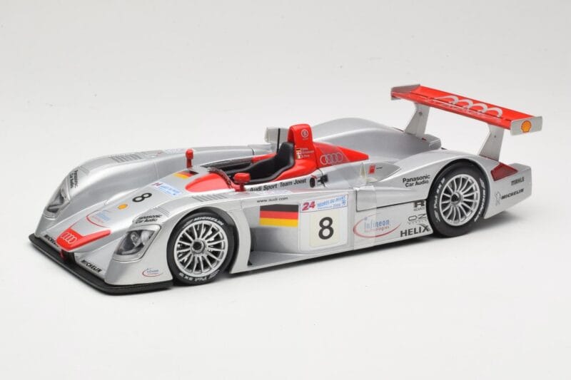 Audi R8 LMP900 #8 Audi Sport Team Joest F. Biela / E. Pirro / T. Kristensen 24 Hours of Le Mans 2000 Maisto 1:18 38899 Métal