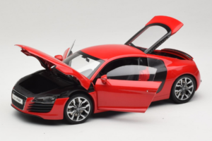 Audi R8 Rouge Kyosho 1:18 09213R Métal — image 2 sur 8