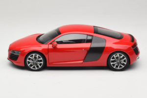 Audi R8 Rouge Kyosho 1:18 09213R Métal — image 4 sur 8