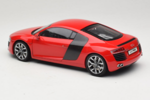 Audi R8 Rouge Kyosho 1:18 09213R Métal — image 7 sur 8