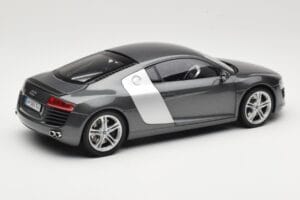 Audi R8 Type 42 4.2 Daytona Grey Kyosho 1:18 5010618425 Métal — image 3 sur 8