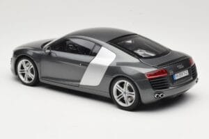 Audi R8 Type 42 4.2 Daytona Grey Kyosho 1:18 5010618425 Métal — image 7 sur 8