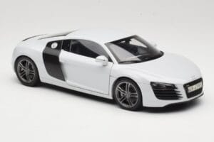 Audi R8 Type 42 Suzuka Grey Kyosho 1:18 09213SG Métal — image 6 sur 8