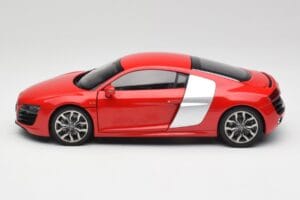 Audi R8 V10 Brilliant Rouge Kyosho 1:18 09216RR Métal — image 4 sur 8