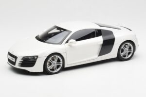 Audi R8 Type 42 Blanc Kyosho 1:18 09213W Métal