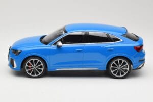 Audi RS Q3 F3 Sportback Bleu Minichamps 1:18 155018101 Métal — image 3 sur 6