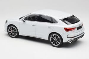 Audi RS Q3 F3 Sportback Glacier White Metallic Minichamps 1:18 155018105 Métal — image 5 sur 6