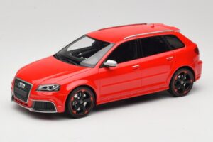 Audi RS3 8P Sportback Rouge DNA 1:18 DNA000056 Résine
