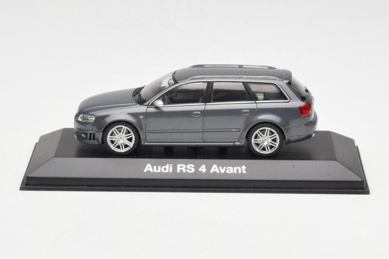 Audi RS4 B7 Avant Gris Minichamps 1:43 5010509223 Métal