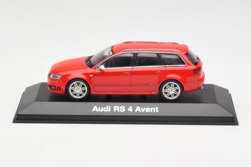 Audi RS4 B7 Avant Rouge Minichamps 1:43 5010509213 Métal