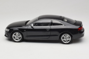 Audi S5 B8 Coupe Noir Norev 1:18 188360 Métal — image 4 sur 8