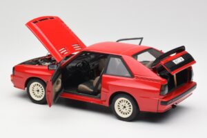 Audi Sport Quattro Rouge Édition Concessionnaire AUTOart 1:18 5030400205 Métal — image 5 sur 8