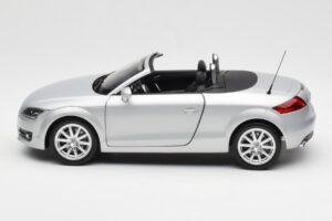 Audi TT 8J Roadster Argent Clair Minichamps 1:18 5010500515 Métal — image 4 sur 8