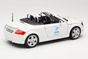Audi TT 8N Cabriolet Blanc Maisto 1:18 56065 Métal — image 3 sur 8
