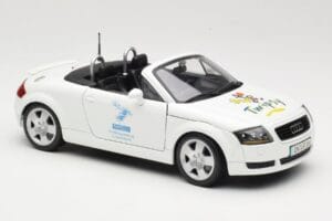 Audi TT 8N Cabriolet Blanc Maisto 1:18 56065 Métal — image 6 sur 8