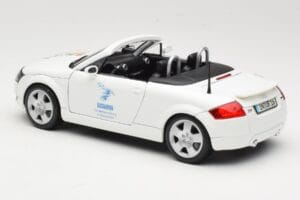 Audi TT 8N Cabriolet Blanc Maisto 1:18 56065 Métal — image 7 sur 8