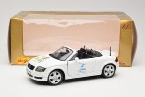 Audi TT 8N Cabriolet Blanc Maisto 1:18 56065 Métal — image 8 sur 8
