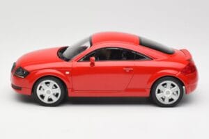 Audi TT 8N Rouge Minichamps 1:18 155017022 Métal — image 3 sur 6
