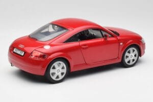 Audi TT 8N Coupe Rouge Revell 1:18 89909092 Métal — image 3 sur 8