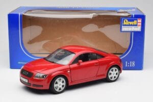 Audi TT 8N Coupe Rouge Revell 1:18 89909092 Métal — image 8 sur 8