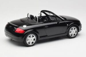 Audi TT 8N Roadster Black Metallic Minichamps 1:18 155017030 Métal — image 2 sur 6