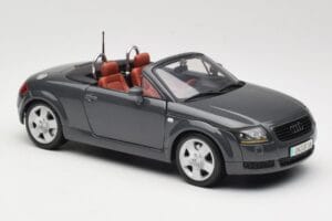 Audi TT 8N Roadster Gris Maisto 1:18 50346 Métal — image 6 sur 8