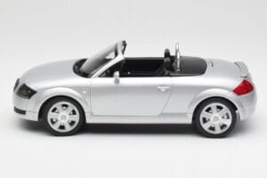 Audi TT 8N Roadster Silver Metallic Minichamps 1:18 155017031 Métal — image 3 sur 6