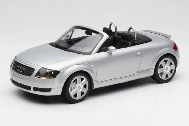 Audi TT 8N Roadster Silver Metallic Minichamps 1:18 155017031 Métal