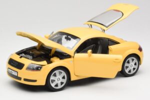 Audi TT 8N Jaune Revell 1:18 08954-M1 Métal — image 2 sur 8