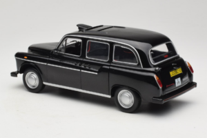 Austin FX4 London Taxi Noir Minichamps 1:18 180136000 Métal — image 7 sur 8