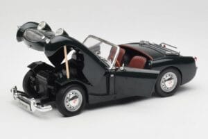 Austin-Healey Sprite Leaf Green Revell 1:18 08837 Métal — image 2 sur 8