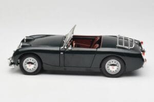 Austin-Healey Sprite Leaf Green Revell 1:18 08837 Métal — image 4 sur 8